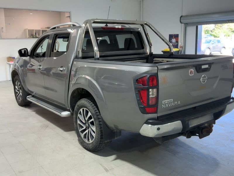Nissan Navara NP-300 2.3 dCi Premium Edition Double Cab 4x4 — zdjęcie 3