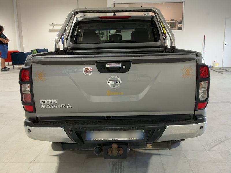 Nissan Navara NP-300 2.3 dCi Premium Edition Double Cab 4x4 — zdjęcie 5