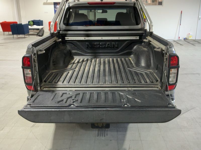 Nissan Navara NP-300 2.3 dCi Premium Edition Double Cab 4x4 — zdjęcie 10