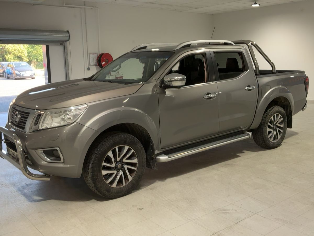 Nissan Navara NP-300 2.3 dCi Premium Edition Double Cab 4x4