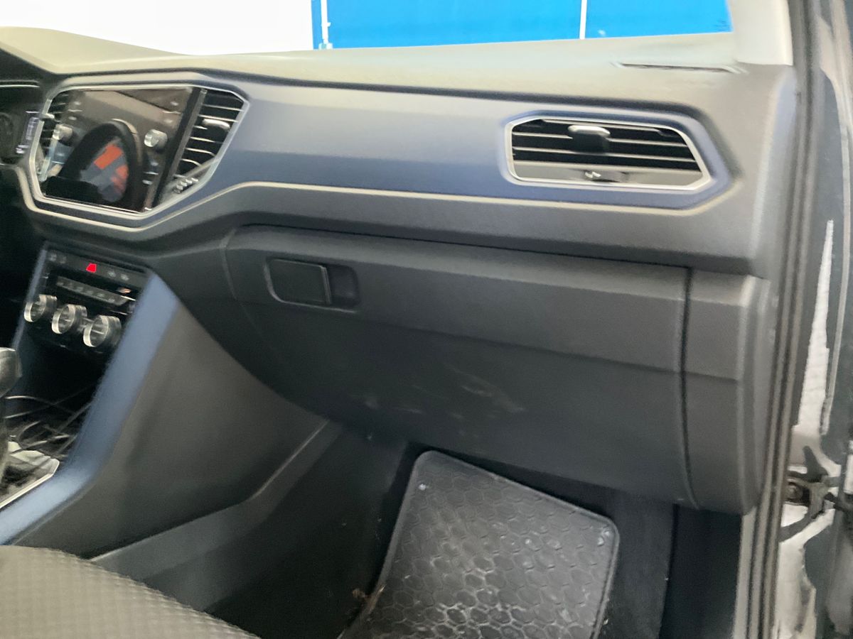 Volkswagen T-Roc 2020 — photo 30