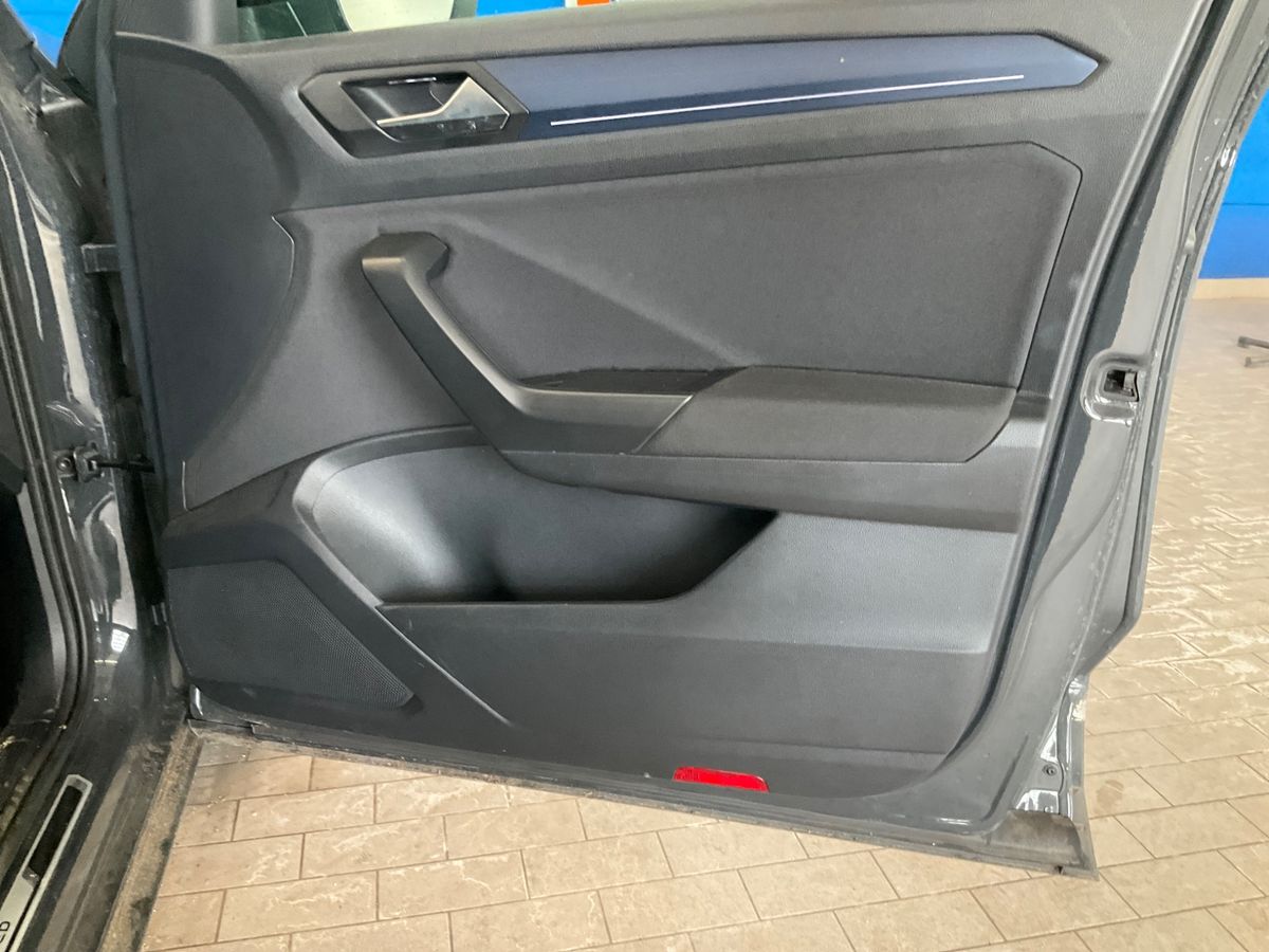 Volkswagen T-Roc 2020 — photo 29