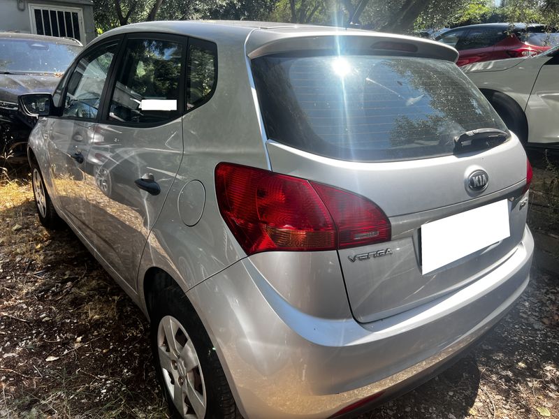 Kia Venga 1.4 CRDi Easy — zdjęcie 3