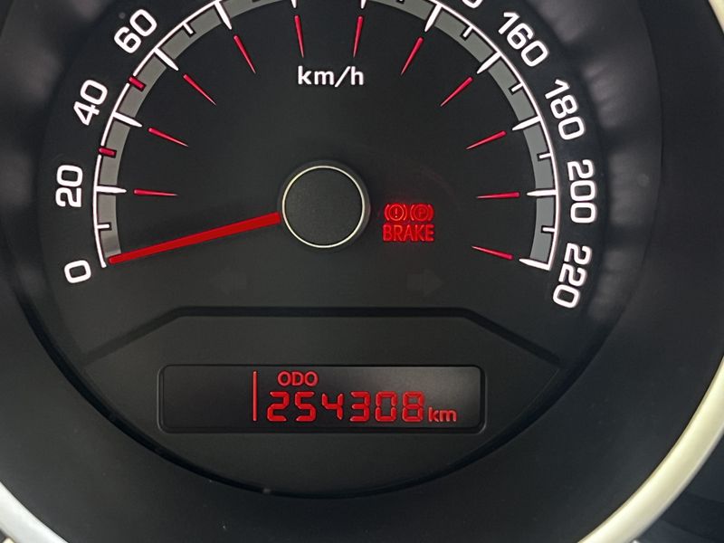 Kia Venga 1.4 CRDi Easy — zdjęcie 12