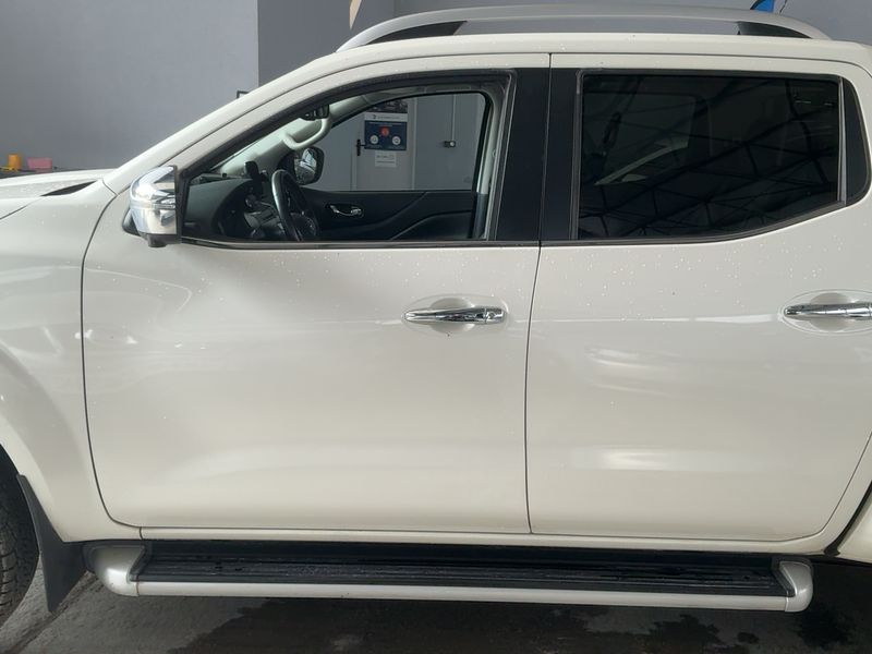 Nissan Navara Pick-up 2.3 dCi Trek Double Cab 4x4 — zdjęcie 4