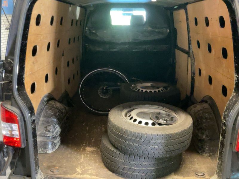 Volkswagen T5 Transporter 2.0 TDI Kasten lang 2012 – снимка 16