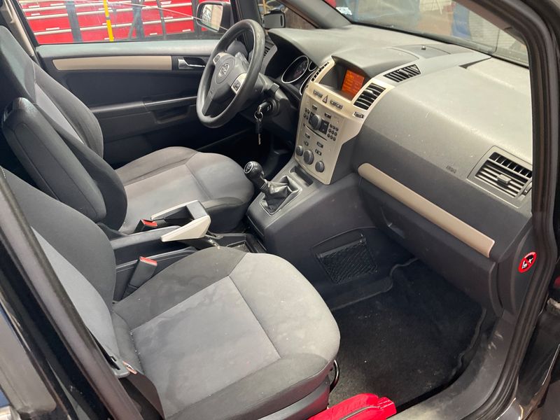 Opel Zafira 1.8 Innovation — zdjęcie 3