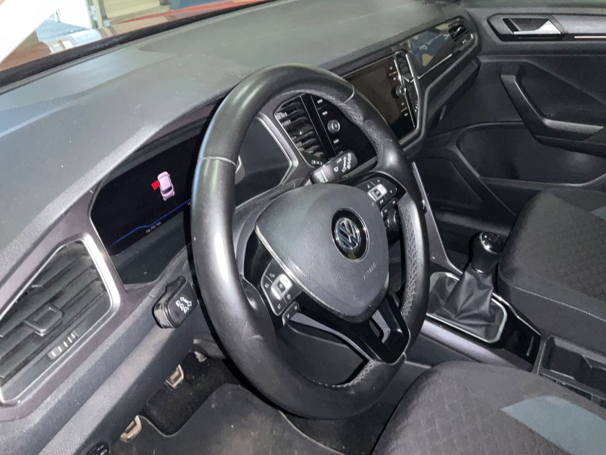 Volkswagen T-Roc 2019 — photo 37