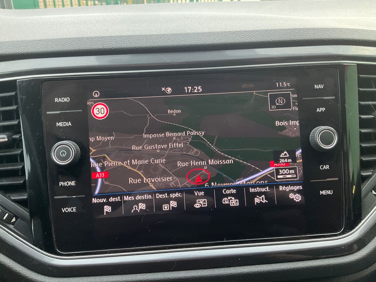 Volkswagen T-Roc 2019 — photo 23