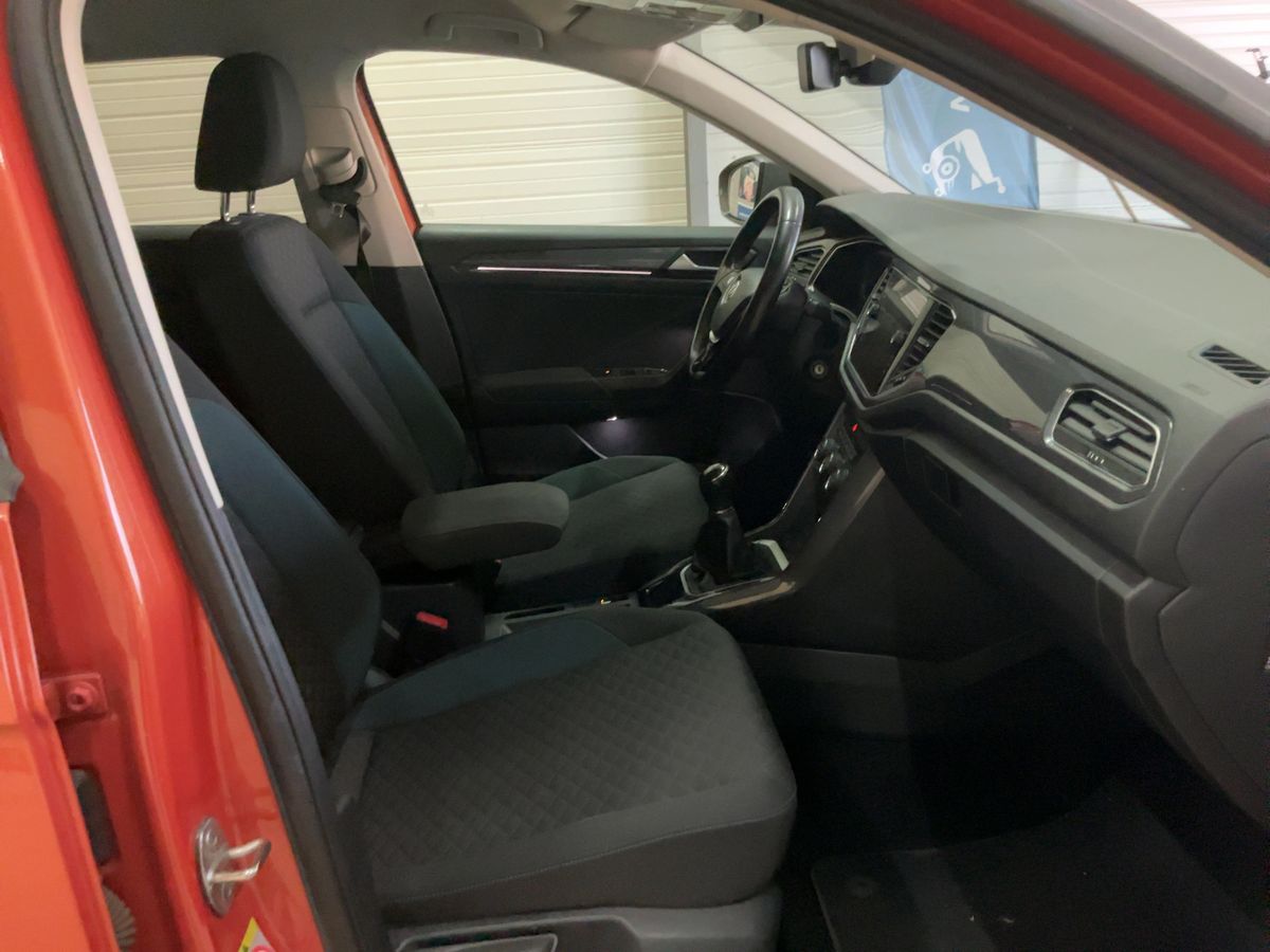 Volkswagen T-Roc 2019 — photo 17