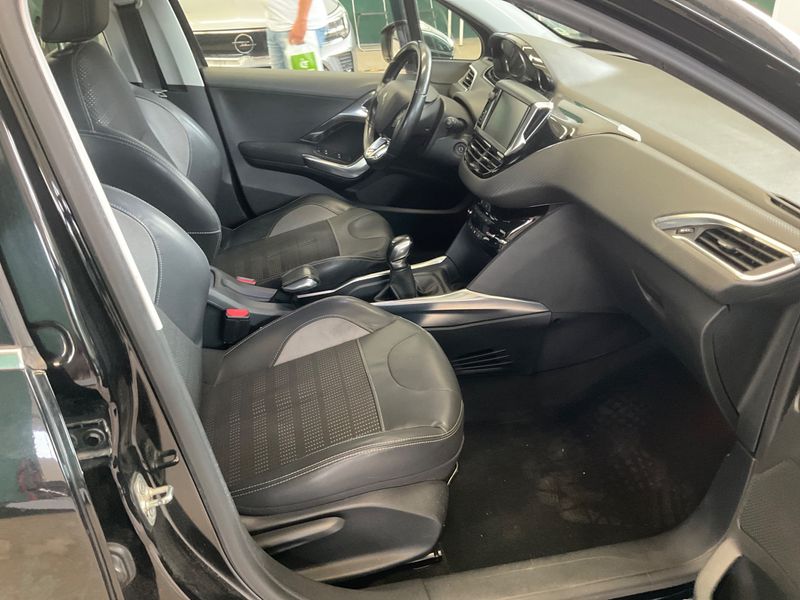 Peugeot 2008 1.2 VTi Allure — zdjęcie 3