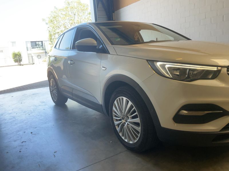 Opel Grandland X 1.2 Turbo Edition — zdjęcie 8