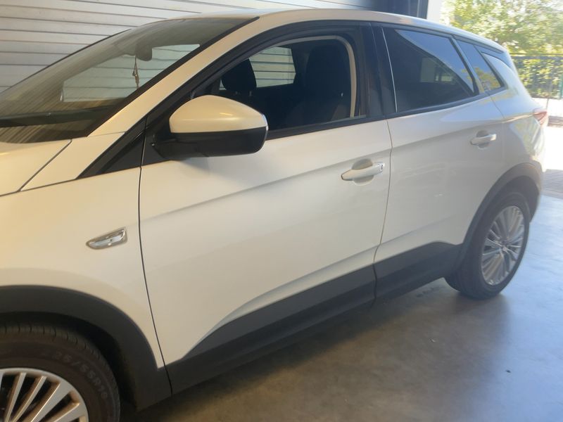 Opel Grandland X 1.2 Turbo Edition — zdjęcie 4