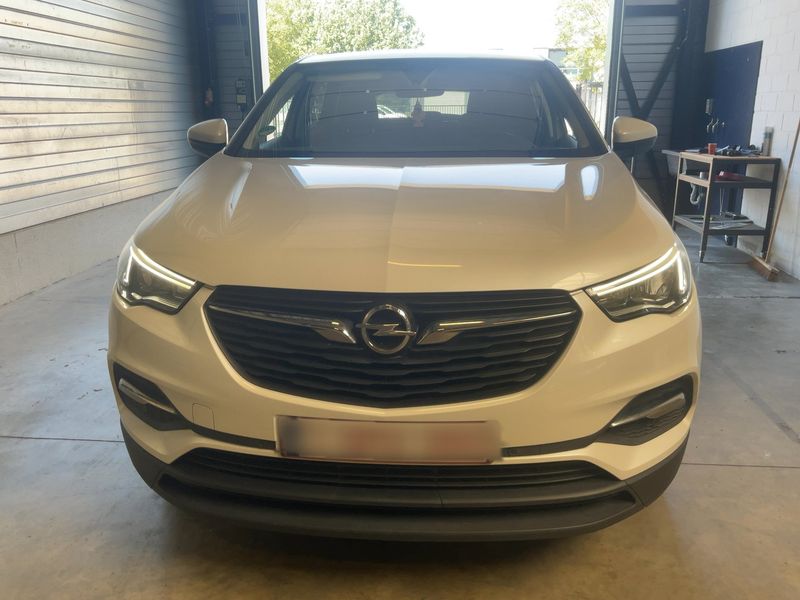 Opel Grandland X 1.2 Turbo Edition — zdjęcie 9