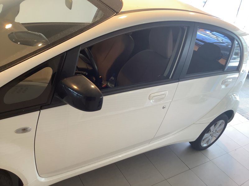 Citroen C-Zero electric drive 50 kW Seduction — zdjęcie 4