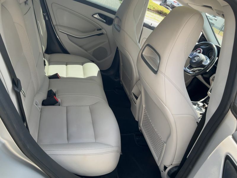 Mercedes-Benz CLA-Klasse CLA 45 AMG 4Matic 2015 – снимка 19