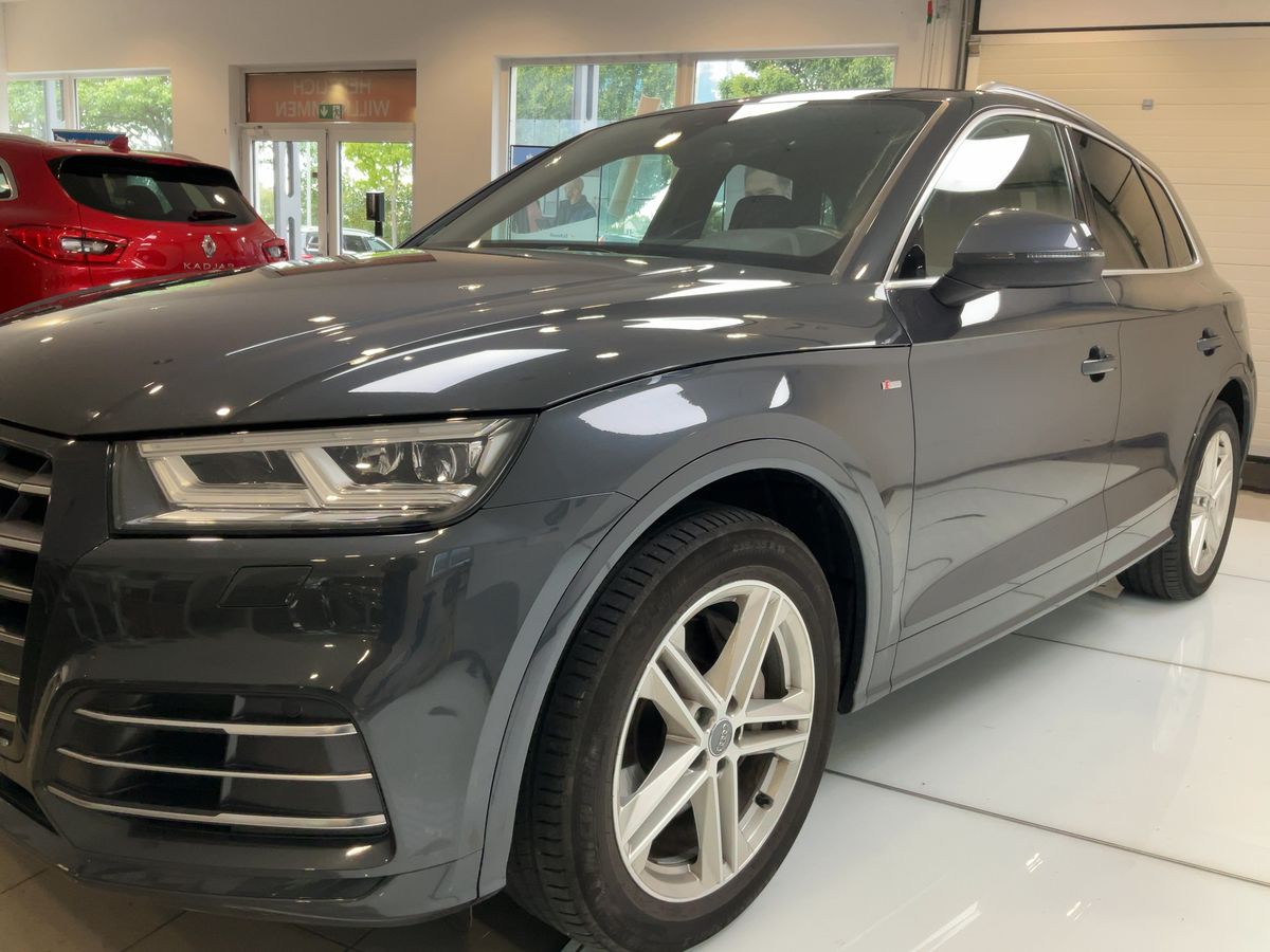 Audi Q5 55 TFSIe quattro sport