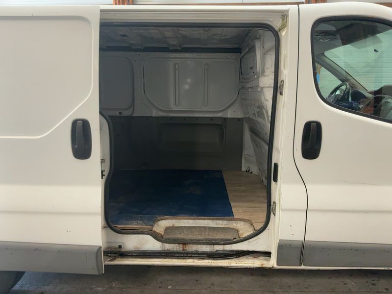 Renault Trafic 2.0 dCi L2H1 1200kg Grand Confort — zdjęcie 14