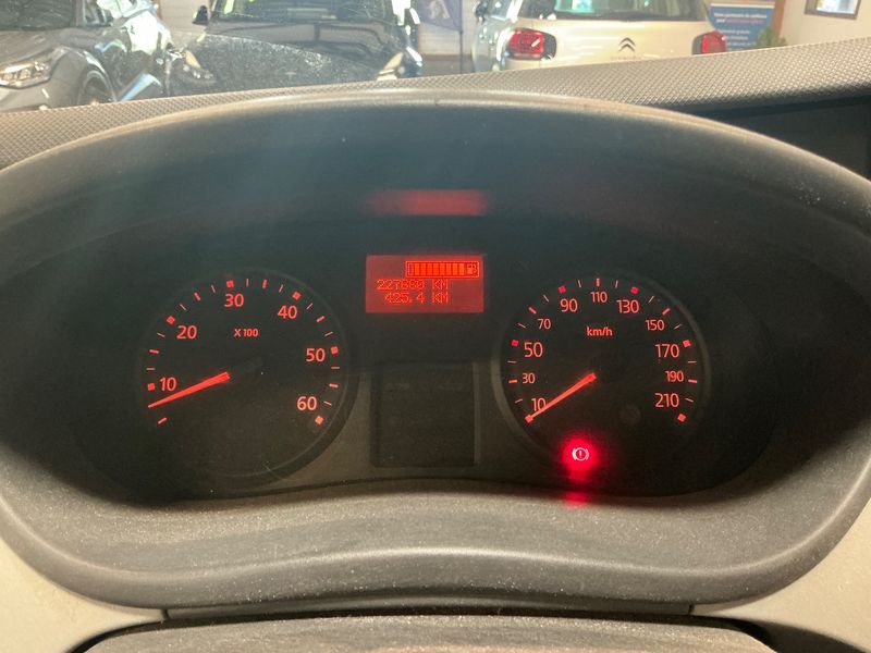 Renault Trafic 2.0 dCi L2H1 1200kg Grand Confort — zdjęcie 13