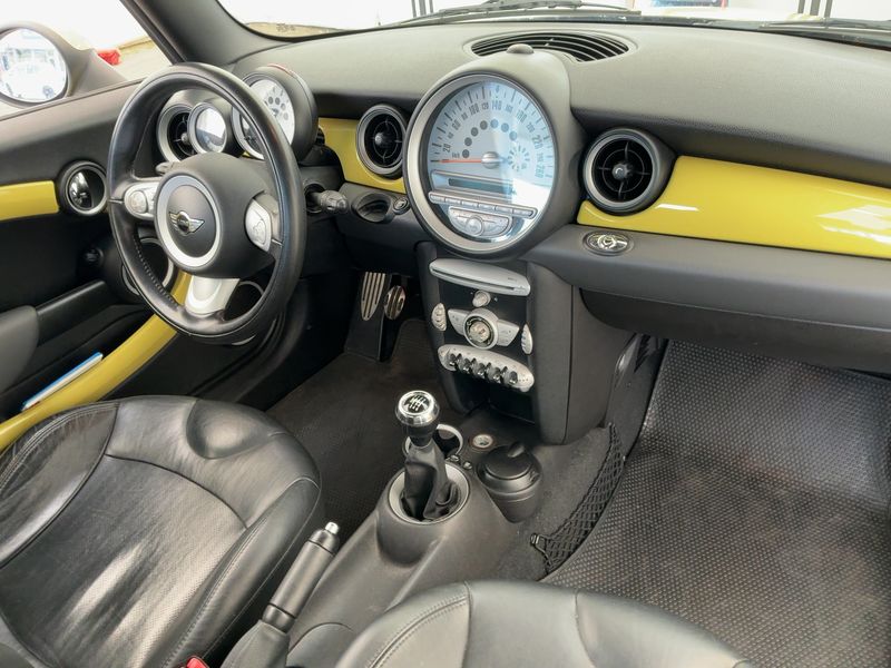 MINI Cabrio Cooper S — zdjęcie 12