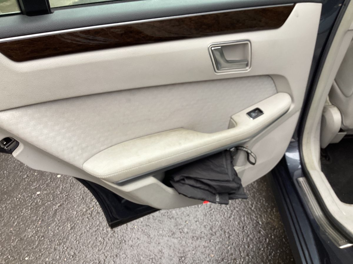 Mercedes-Benz E-Klasse 2012 — photo 40