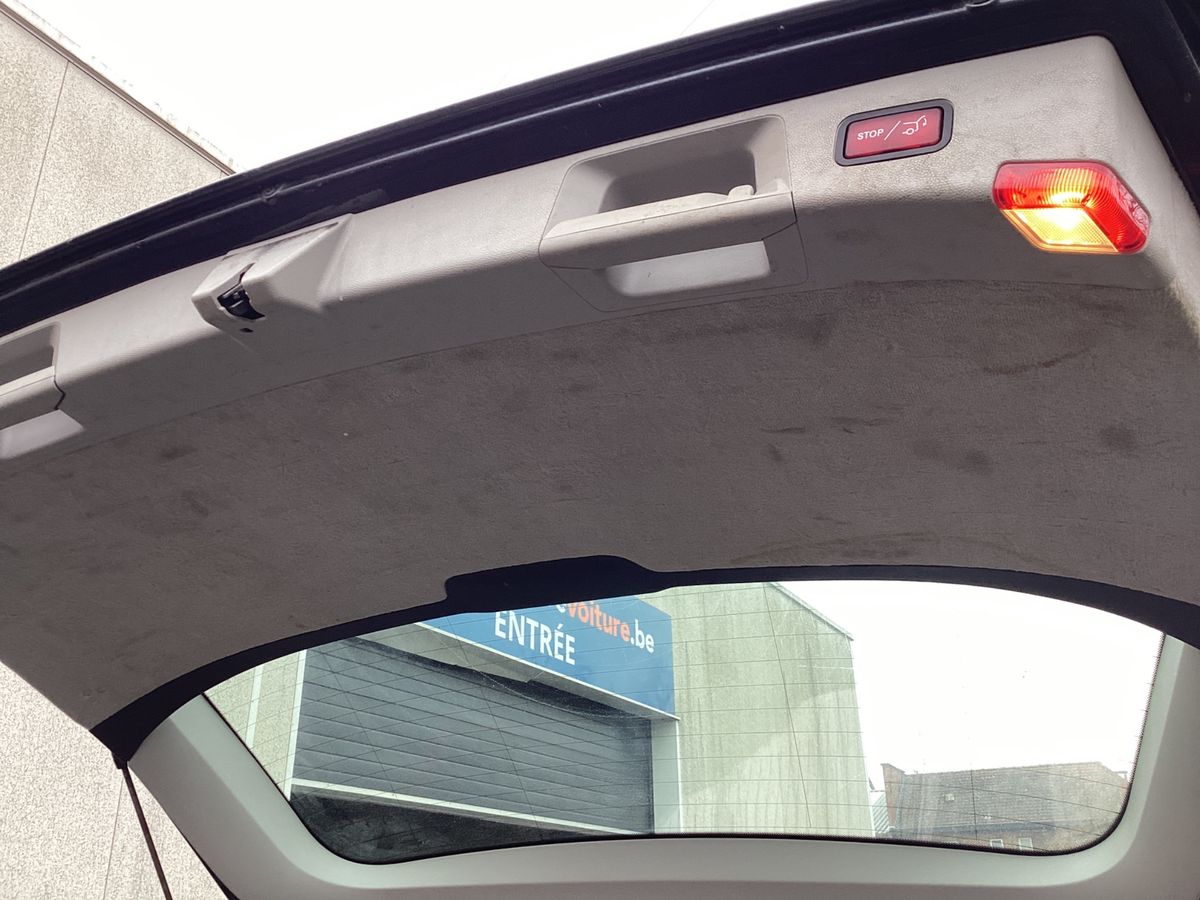 Mercedes-Benz E-Klasse 2012 — photo 39