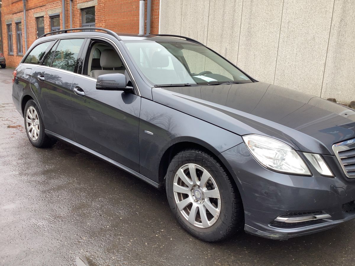Mercedes-Benz E-Klasse 2012 — photo 13