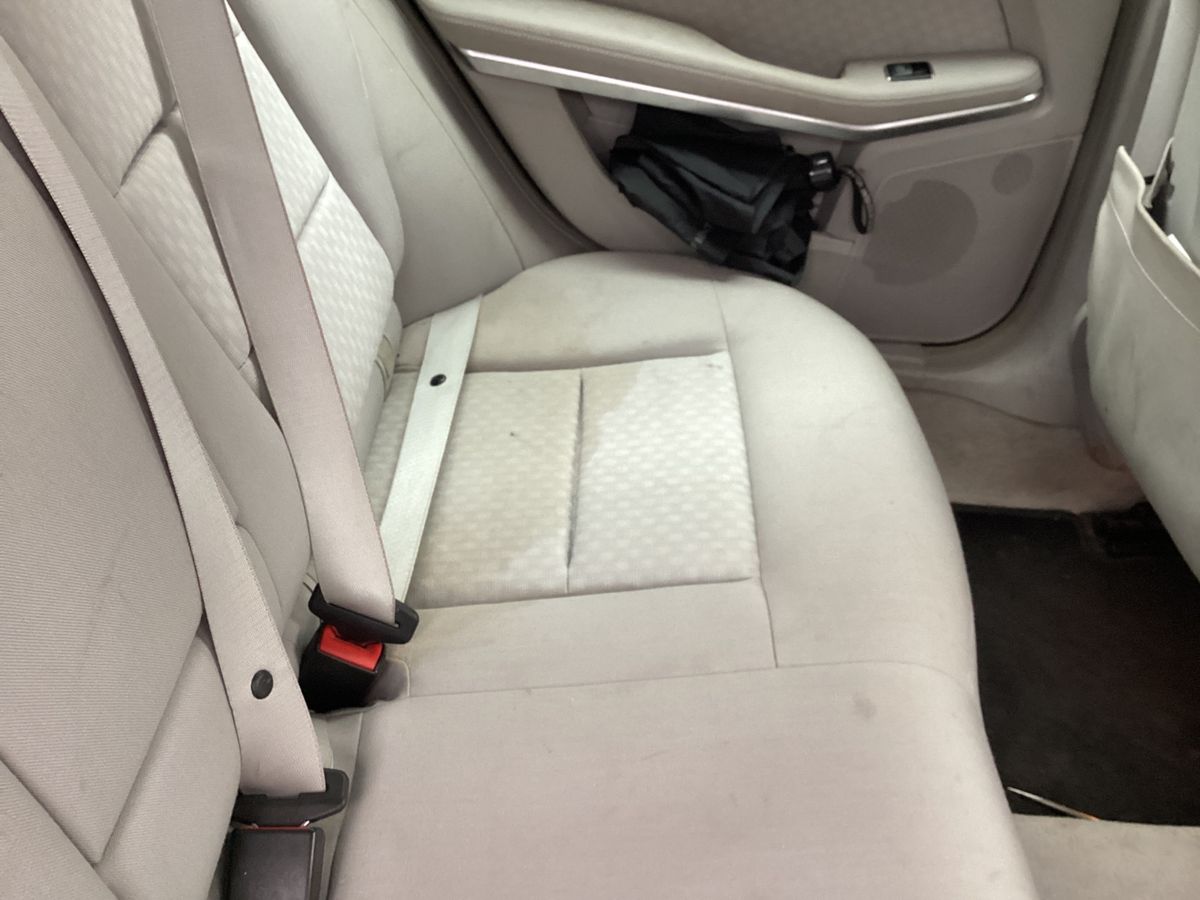 Mercedes-Benz E-Klasse 2012 — photo 35