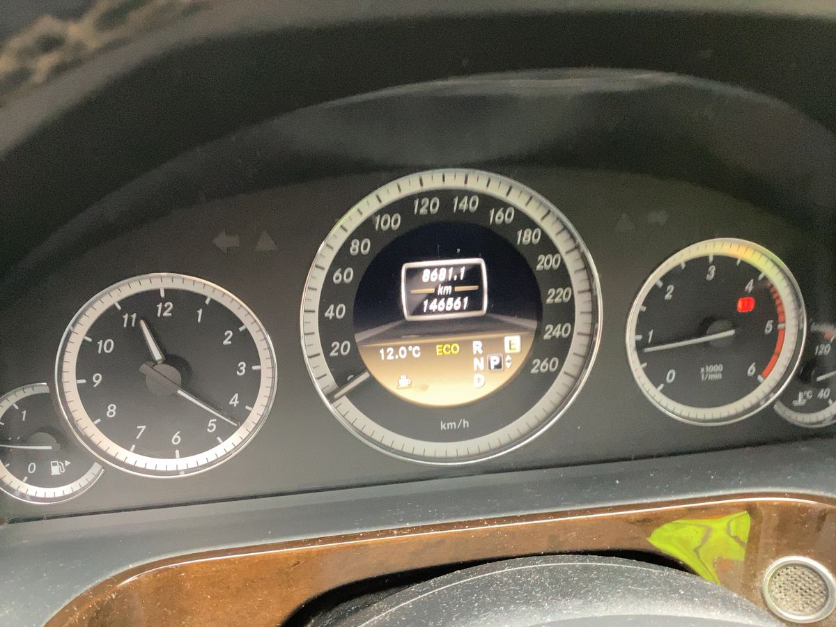 Mercedes-Benz E-Klasse 2012 — photo 19