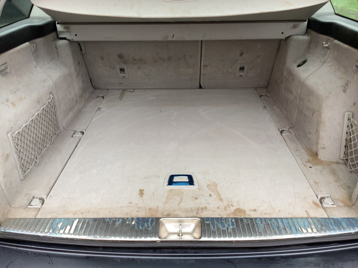 Mercedes-Benz E-Klasse 2012 — photo 16