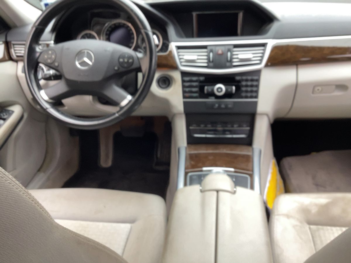 Mercedes-Benz E-Klasse 2012 — photo 18