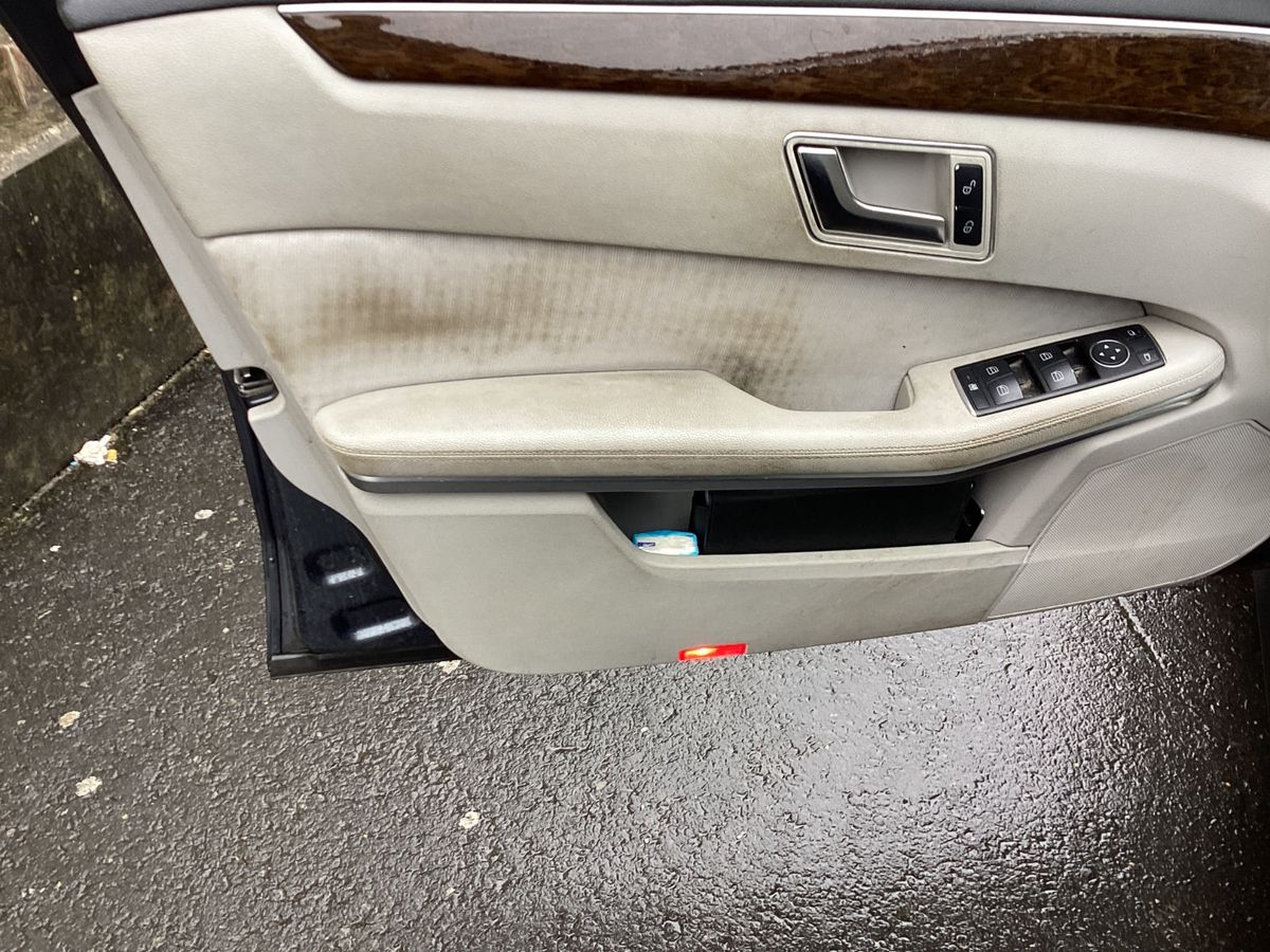 Mercedes-Benz E-Klasse 2012 — photo 43