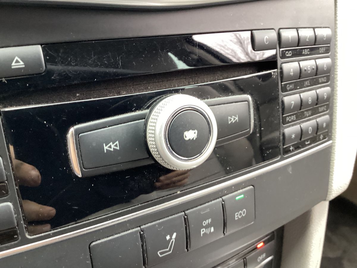 Mercedes-Benz E-Klasse 2012 — photo 30