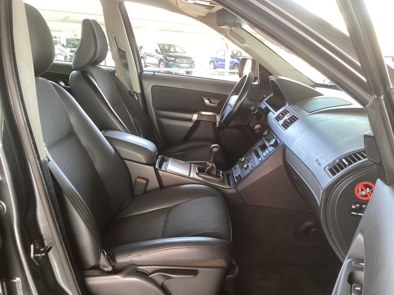 Volvo XC90 2.4 D5 Kinetic — zdjęcie 3