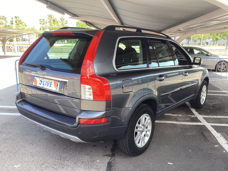 Volvo XC90 2.4 D5 Kinetic — zdjęcie 2