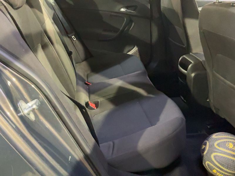 Opel Insignia 2.0 CDTI Selective — zdjęcie 14