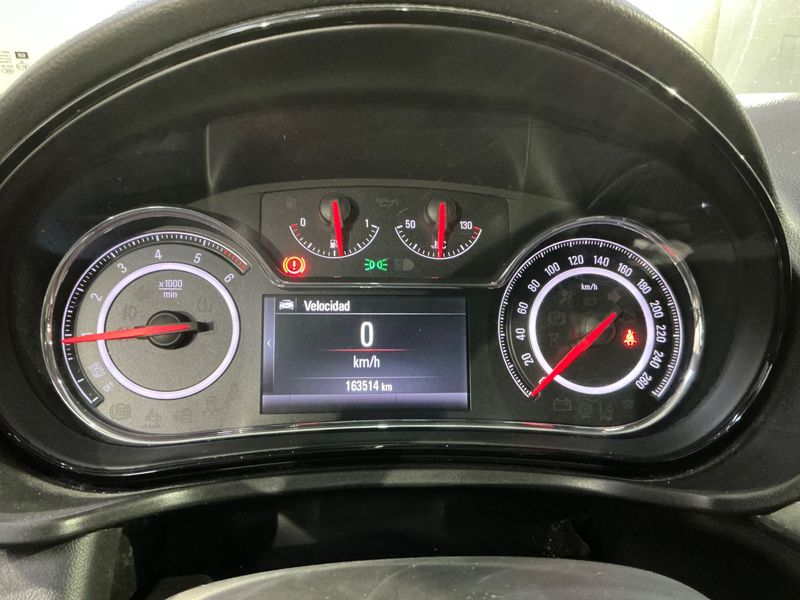 Opel Insignia 2.0 CDTI Selective — zdjęcie 13