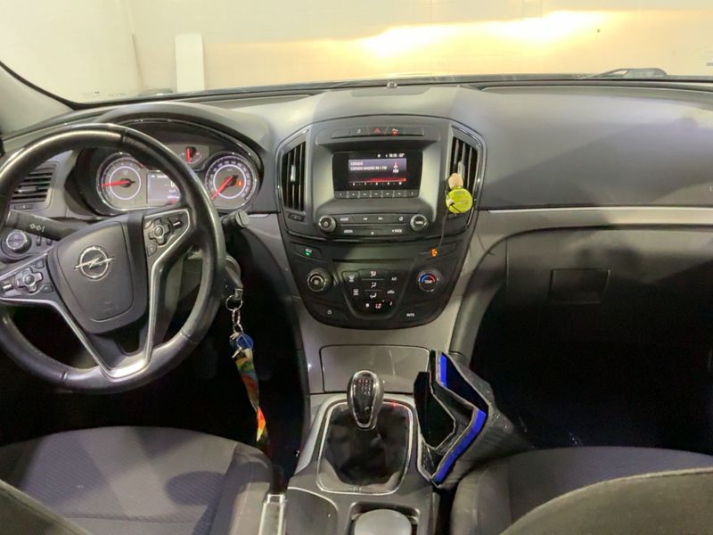 Opel Insignia 2.0 CDTI Selective — zdjęcie 12
