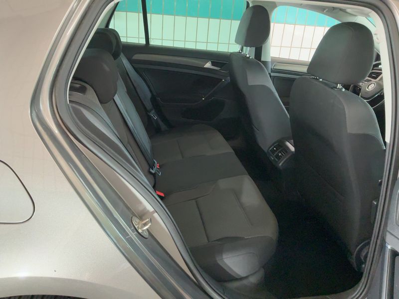 Volkswagen Golf VII 1.2 TSI Comfortline BlueMotion Tech 2013 – снимка 19