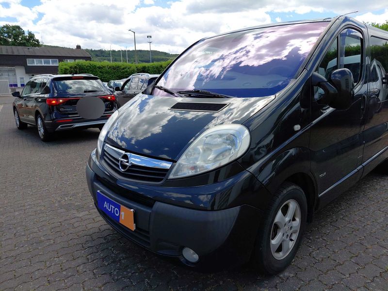 Opel Vivaro 2.5 CDTI Tour Cosmo — zdjęcie 2