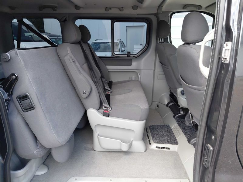 Opel Vivaro 2.5 CDTI Tour Cosmo — zdjęcie 13