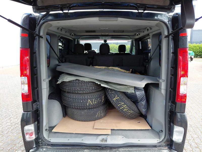 Opel Vivaro 2.5 CDTI Tour Cosmo — zdjęcie 9