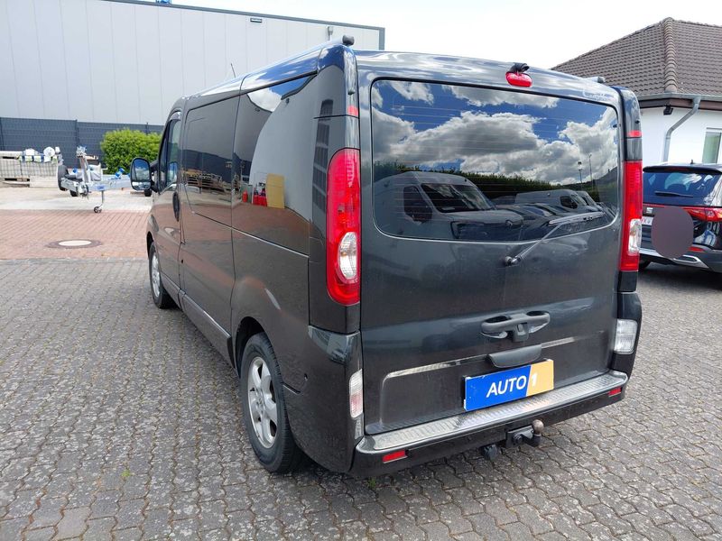 Opel Vivaro 2.5 CDTI Tour Cosmo — zdjęcie 3