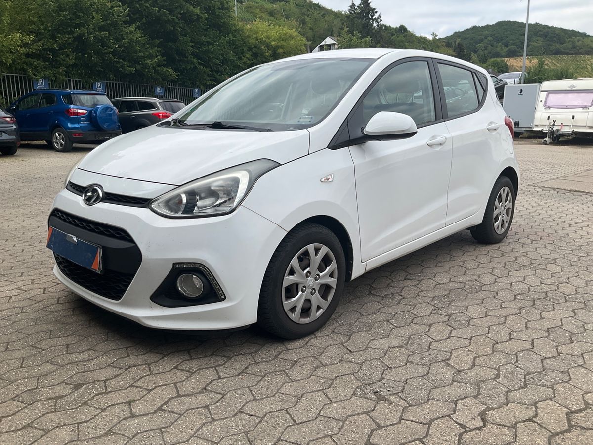 Hyundai i10 2015 — photo 1