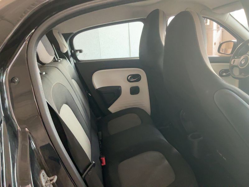 Renault Twingo 1.0 SCe Zen — zdjęcie 14