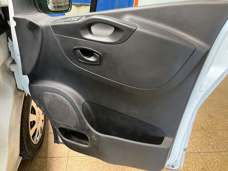 Renault Trafic 1.6 dCi Energy L1H2 2,9t Komfort 2021 – снимка 24