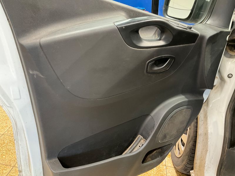 Renault Trafic 1.6 dCi Energy L1H2 2,9t Komfort 2021 – снимка 29