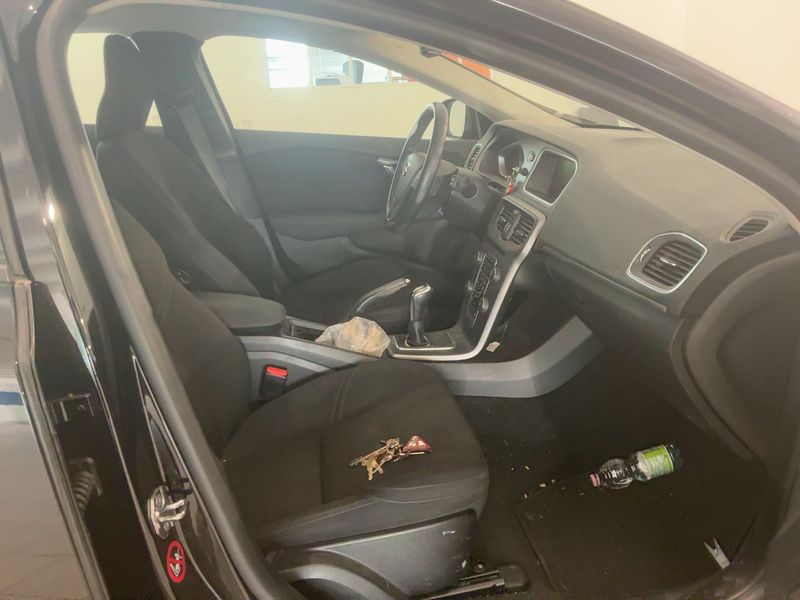 Volvo V40 2.0 D2 Kinetic 2016 – снимка 16