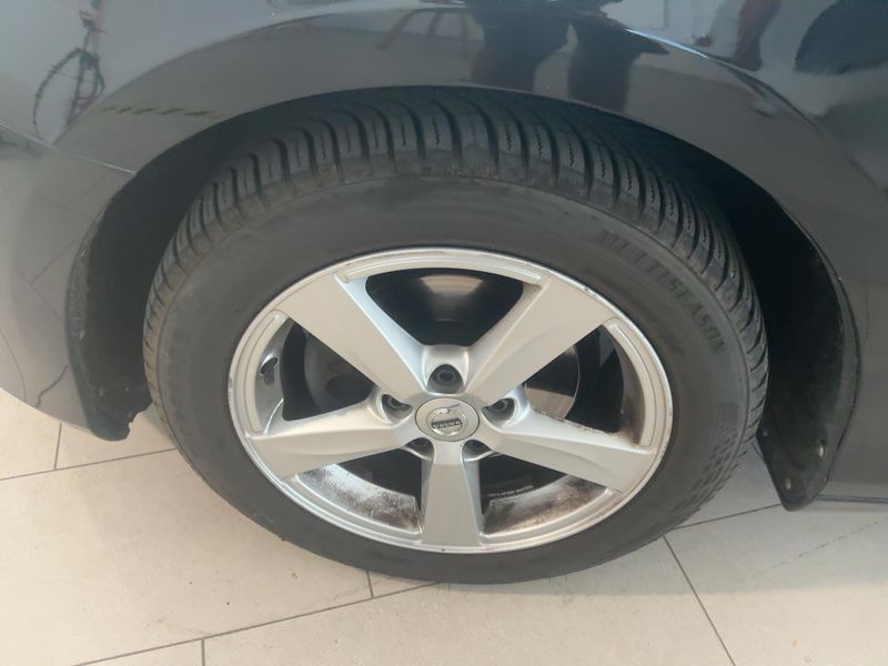 Volvo V40 2.0 D2 Kinetic 2016 – снимка 3