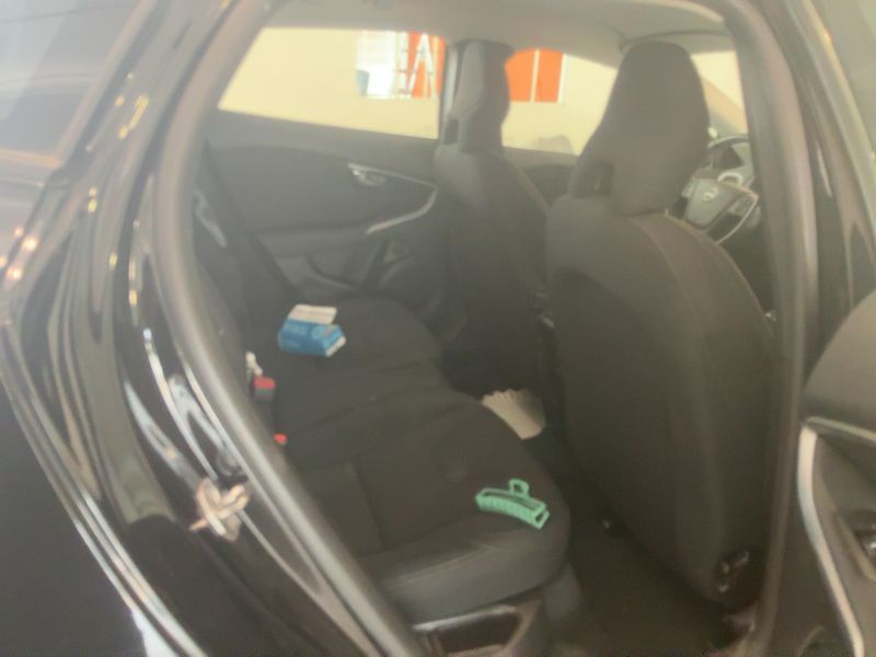 Volvo V40 2.0 D2 Kinetic 2016 – снимка 19